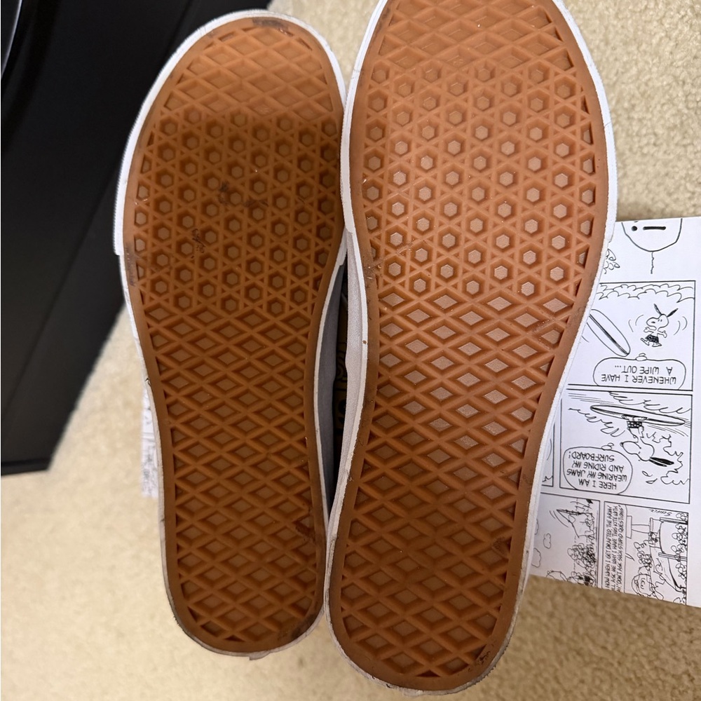 Vans Blue Snoopy Print Low Top Sneakers - Picture 8 of 13